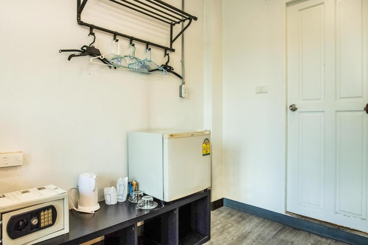 Oyo 437 Hostel Na Nara Bangkok Kültér fotó