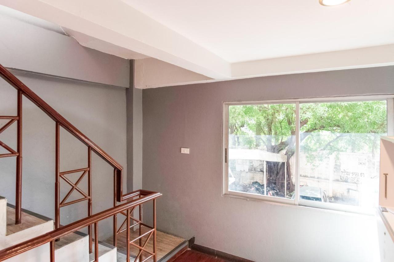 Oyo 437 Hostel Na Nara Bangkok Kültér fotó
